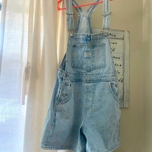 Womens vintage Levi shortalls